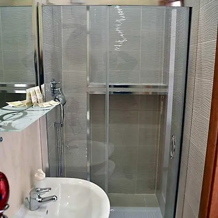 Oda ve Kahvaltı Terronia 3*